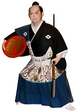 самурай с копьем и чашей для сакэ, японская статуэтка