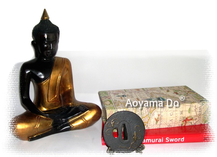антикварная коллекционная цуба (гарда меча) с буддийской символикой